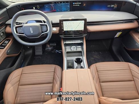 New 2026 Lincoln Nautilus Reserve w/ Jet Appearance Package AWD/4WD image 8