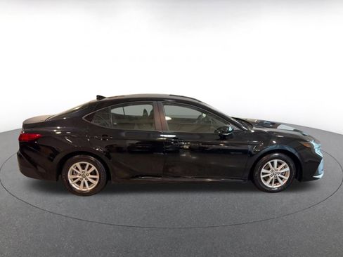 Used 2025 Toyota Camry LE image 16