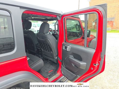 Used 2019 Jeep Wrangler Unlimited Rubicon w/ Dual Top Group AWD/4WD image 37
