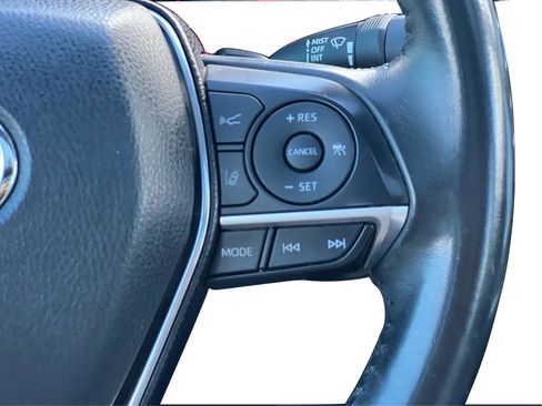 Used 2020 Toyota Camry XSE image 16