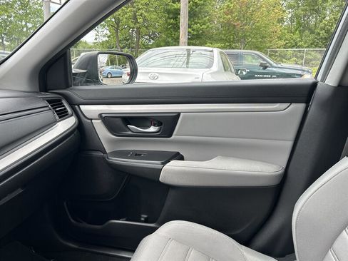 Used 2018 Honda CR-V LX image 12