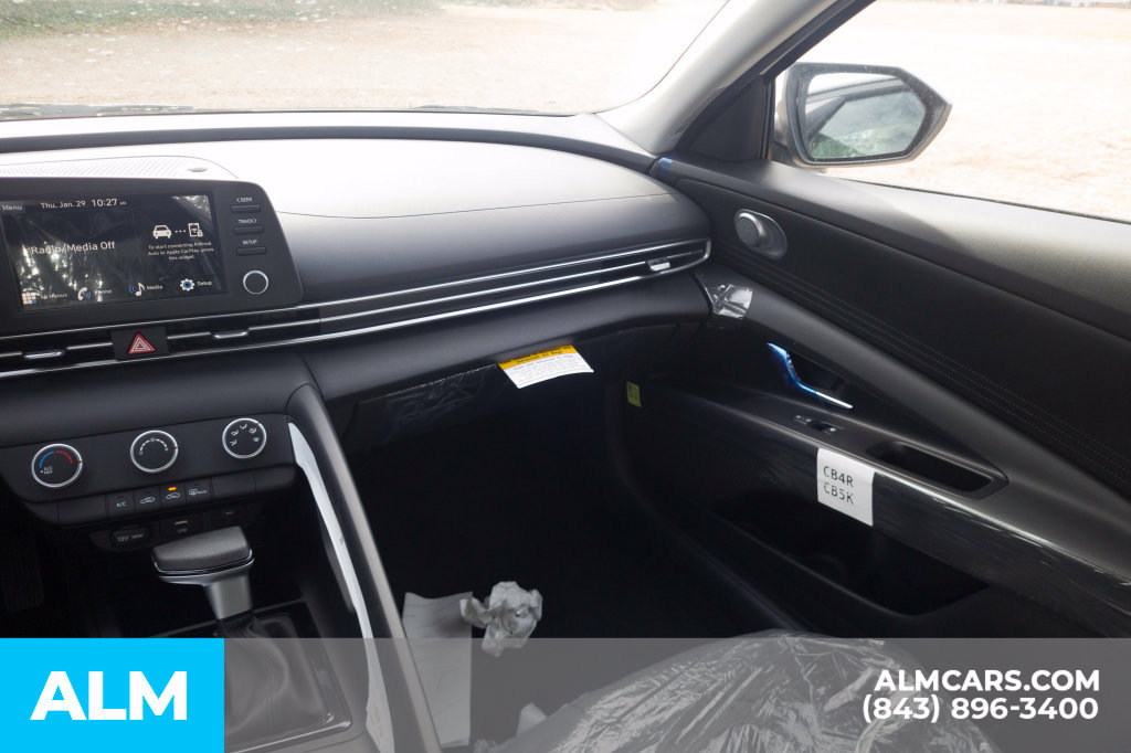 Used 2026 Hyundai Elantra SE FWD image 20