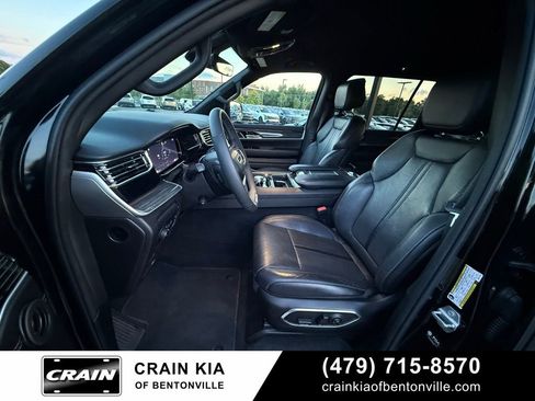 Used 2022 Jeep Wagoneer Series III RWD image 21