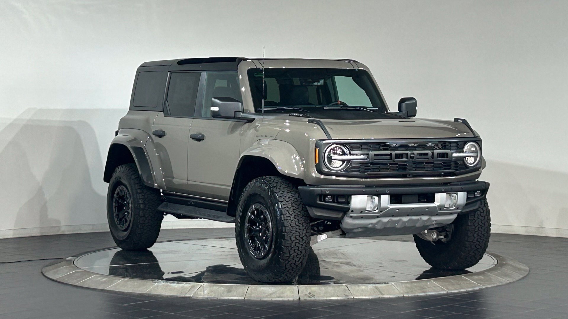 New 2026 Ford Bronco Raptor w/ Interior Carbon Fiber Pack AWD/4WD image 2