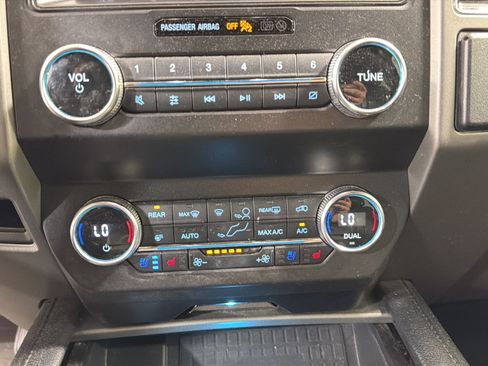 Used 2019 Ford Expedition Max XLT w/ Equipment Group 202A RWD image 18