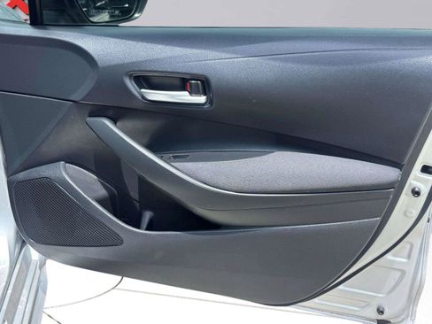 Used 2021 Toyota Corolla LE FWD image 58
