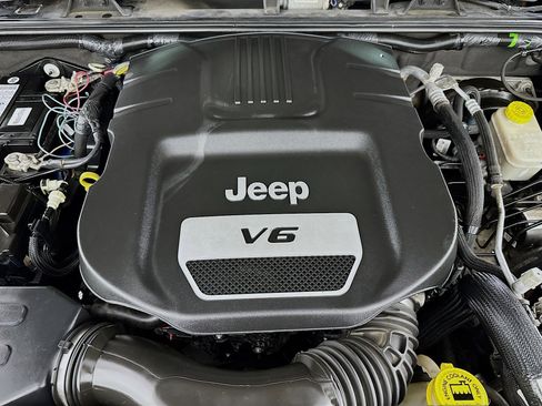 Used 2017 Jeep Wrangler Unlimited Sahara w/ Dual Top Group image 36