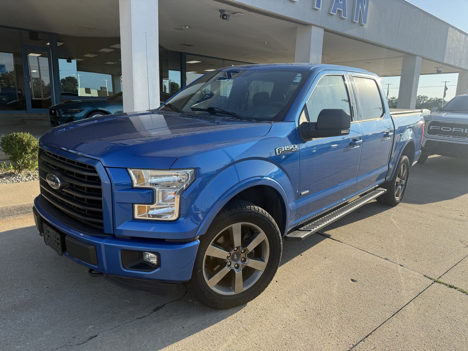Used 2015 Ford F150 XLT w/ Equipment Group 302A Luxury AWD/4WD image 2