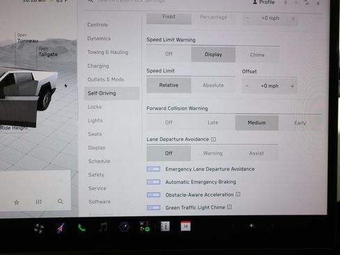 Used 2024 Tesla Cybertruck AWD Crew Cab image 21