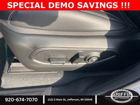 New 2025 Jeep Grand Cherokee Limited w/ Luxury Tech Group II image 18