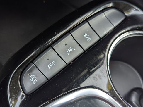 Certified 2022 Buick Encore GX Preferred w/ Cold Weather Comfort Package AWD/4WD image 11