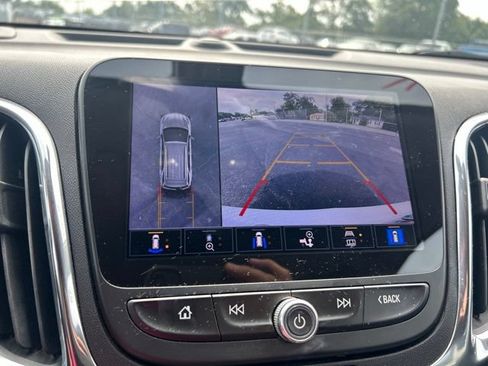 Used 2022 Chevrolet Equinox LT FWD image 10