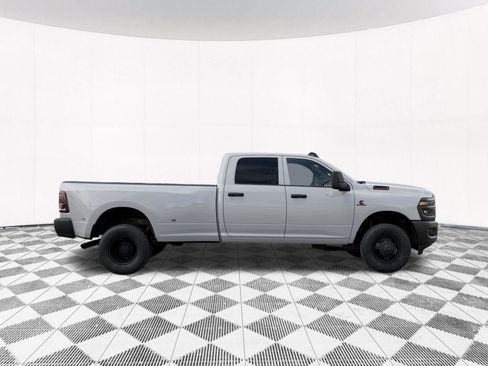 New 2026 RAM 3500 Tradesman AWD/4WD image 29
