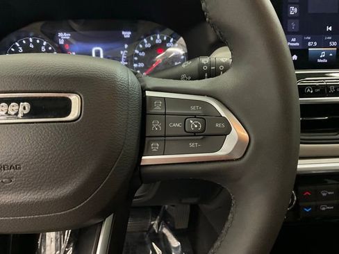 Used 2025 Jeep Compass Limited AWD/4WD image 13