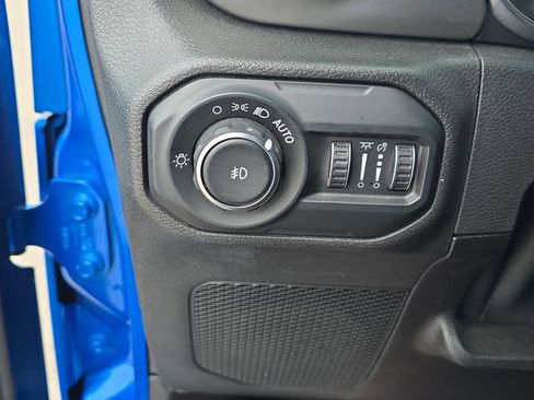 Used 2021 Jeep Wrangler Unlimited Sahara AWD/4WD image 26
