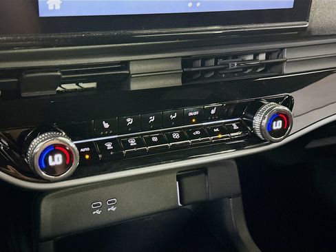 Used 2024 Honda Prologue EX image 23