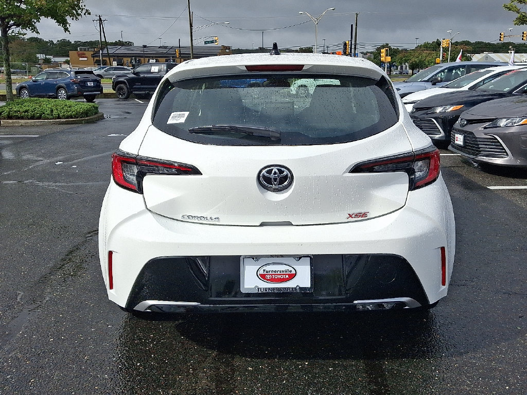Used 2027 Toyota Corolla XSE FWD image 5