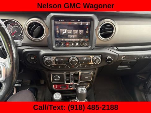 Used 2019 Jeep Wrangler Unlimited Rubicon AWD/4WD image 12