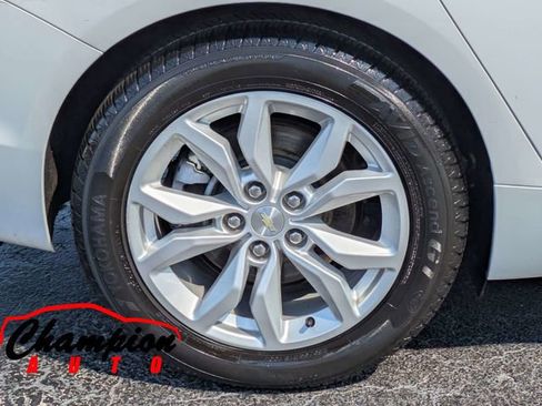 Used 2019 Chevrolet Impala LT image 12