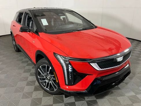 New 2026 Cadillac Optiq Sport 1 w/ LPO, Floor Liner Package AWD/4WD image 40