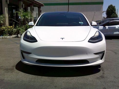 Used 2021 Tesla Model 3 Standard Range Plus RWD image 9