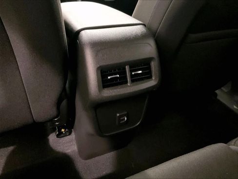 Used 2023 Chevrolet Equinox LT image 27