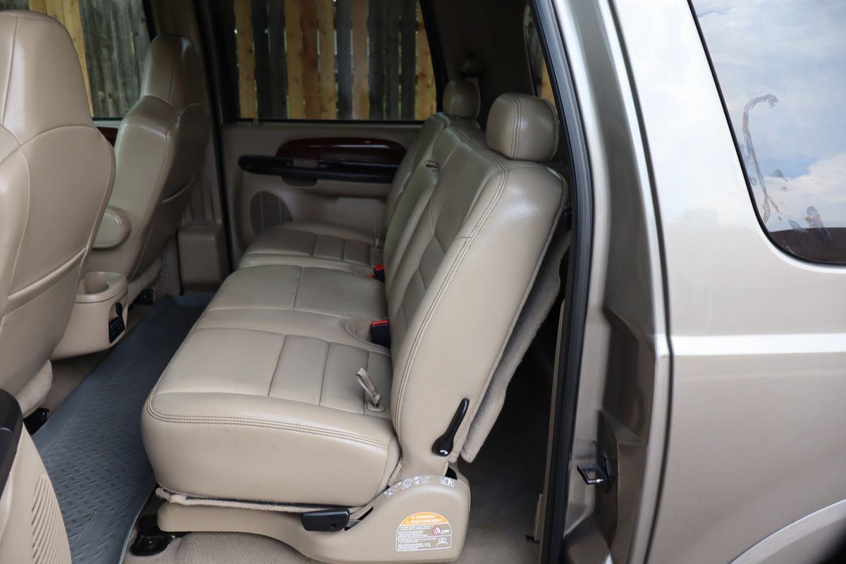 Used 2005 Ford Excursion Limited AWD/4WD image 20