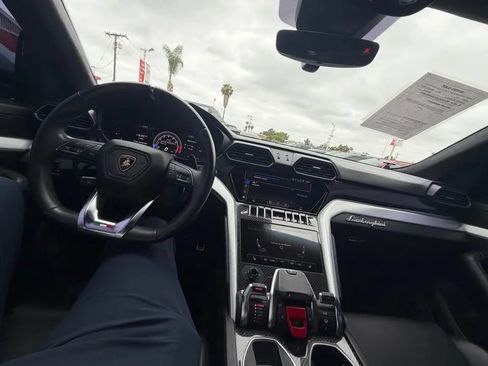 Used 2020 Lamborghini Urus AWD/4WD image 8