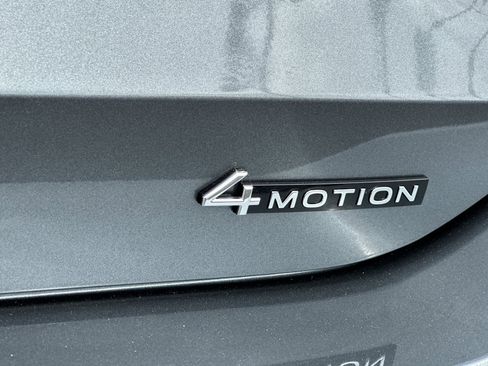 New 2025 Volkswagen Tiguan SE image 7