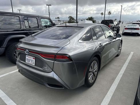 Used 2022 Toyota Mirai w/ Advanced Technology Package RWD image 12