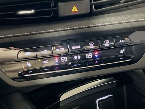 Used 2023 Buick Envision Preferred image 19