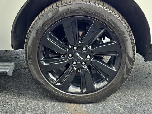 Used 2024 Lincoln Navigator Reserve AWD/4WD image 31