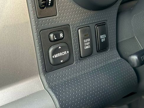 Used 2011 Toyota FJ Cruiser 4WD image 29