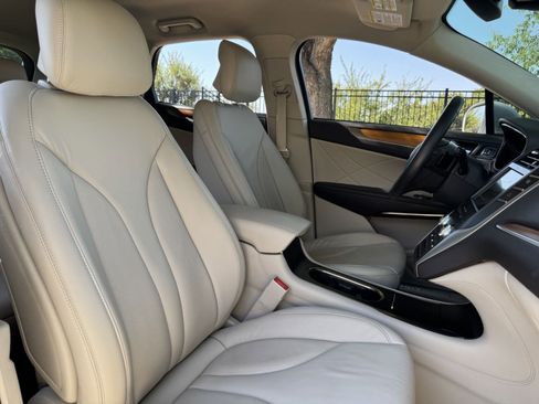 Used 2018 Lincoln MKC Select w/ Select Plus Package image 39