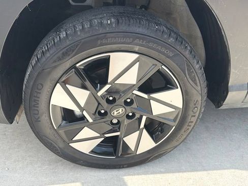 Certified 2025 Hyundai Kona SEL AWD/4WD image 10