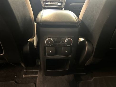 Used 2020 Ford Explorer XLT w/ Equipment Group 202A AWD/4WD image 28