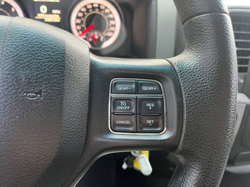 Used 2017 RAM 1500 Express image 18
