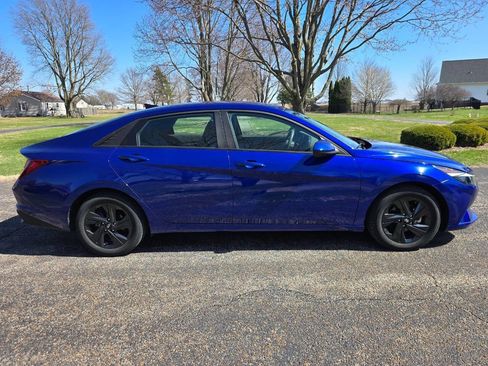 Used 2022 Hyundai Elantra SEL FWD image 9