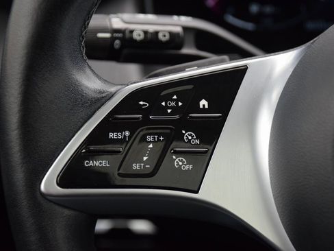 Used 2023 Mercedes-Benz GLC 300 image 24