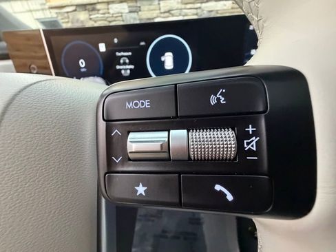 Used 2025 Hyundai Santa Fe Limited image 24