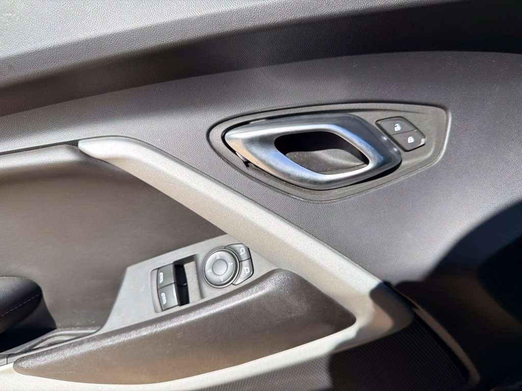 Used 2022 Chevrolet Camaro LT RWD image 17