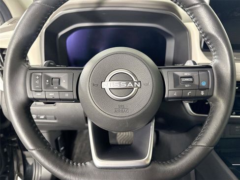 Used 2024 Nissan Rogue SL AWD/4WD image 17