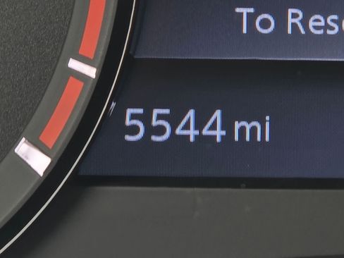 Used 2025 Nissan Frontier PRO-4X w/ Pro Convenience Package image 28