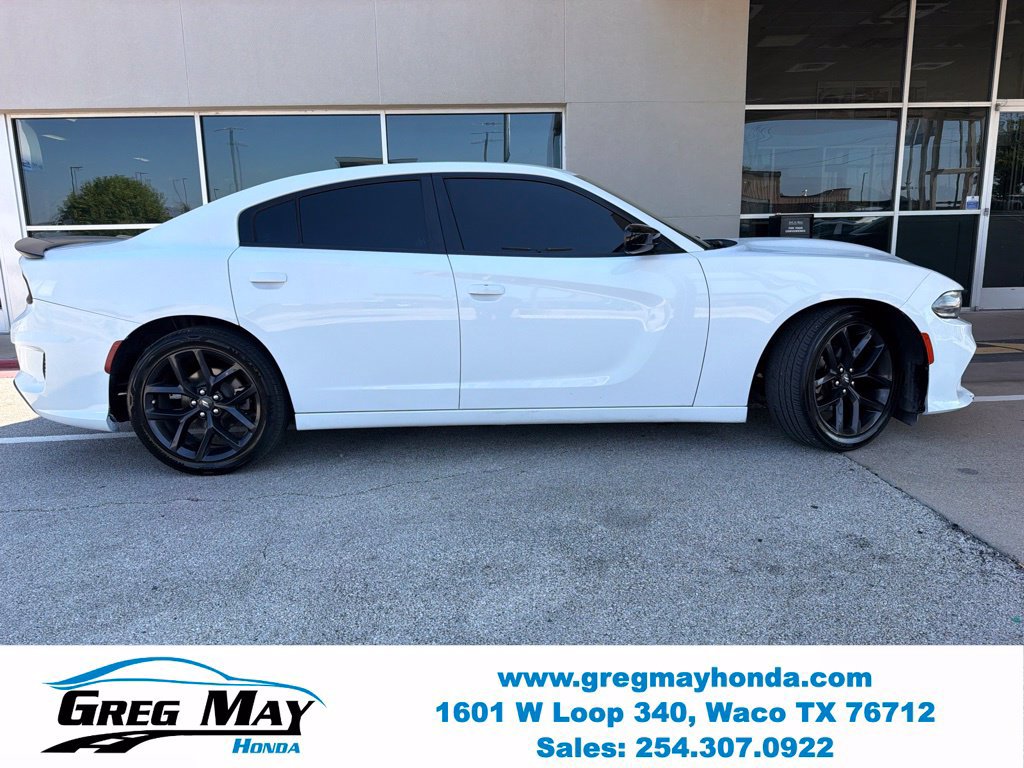 Used 2022 Dodge Charger SXT w/ Blacktop Package RWD image 2
