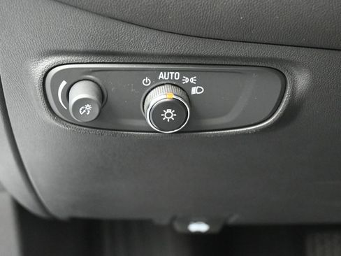 Used 2023 Chevrolet Equinox LS w/ Sport Edition image 16