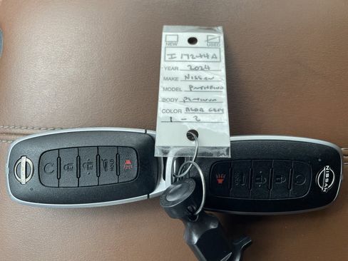 Certified 2024 Nissan Pathfinder Platinum w/ Lighting Package (N92) image 21