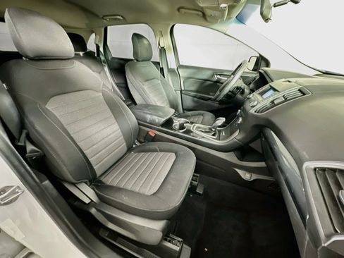 Used 2017 Ford Edge SE FWD image 28