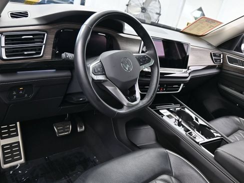 Used 2025 Volkswagen Atlas SEL Premium R-Line AWD/4WD image 14