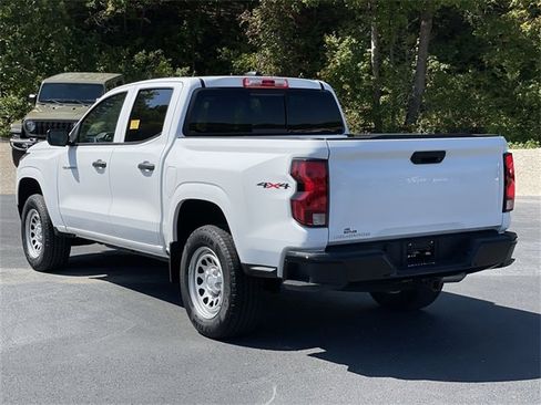 Used 2024 Chevrolet Colorado W/T w/ WT Convenience Package II image 6