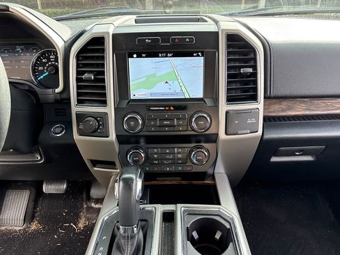 Used 2019 Ford F150 Lariat image 22